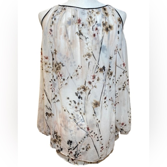 White House‎ Black Market open shoulder blouse. - Picture 6 of 14